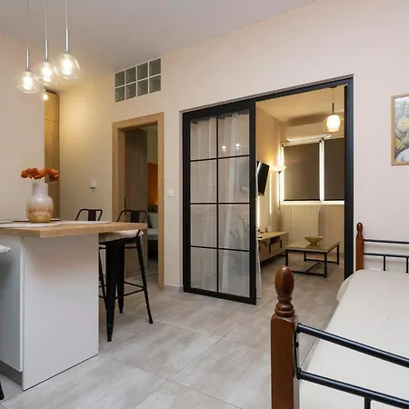 Apartment 3c's Thess :central, Cosy & Convenient